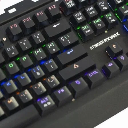 TECLADO MECÁNICO GAMING WOXTER STINGER RX 1000 K - 104 TECLAS - 12 TECLAS FUNCIÓN - RETROILUMINACION 6 COLORES - CABLE 1.45M